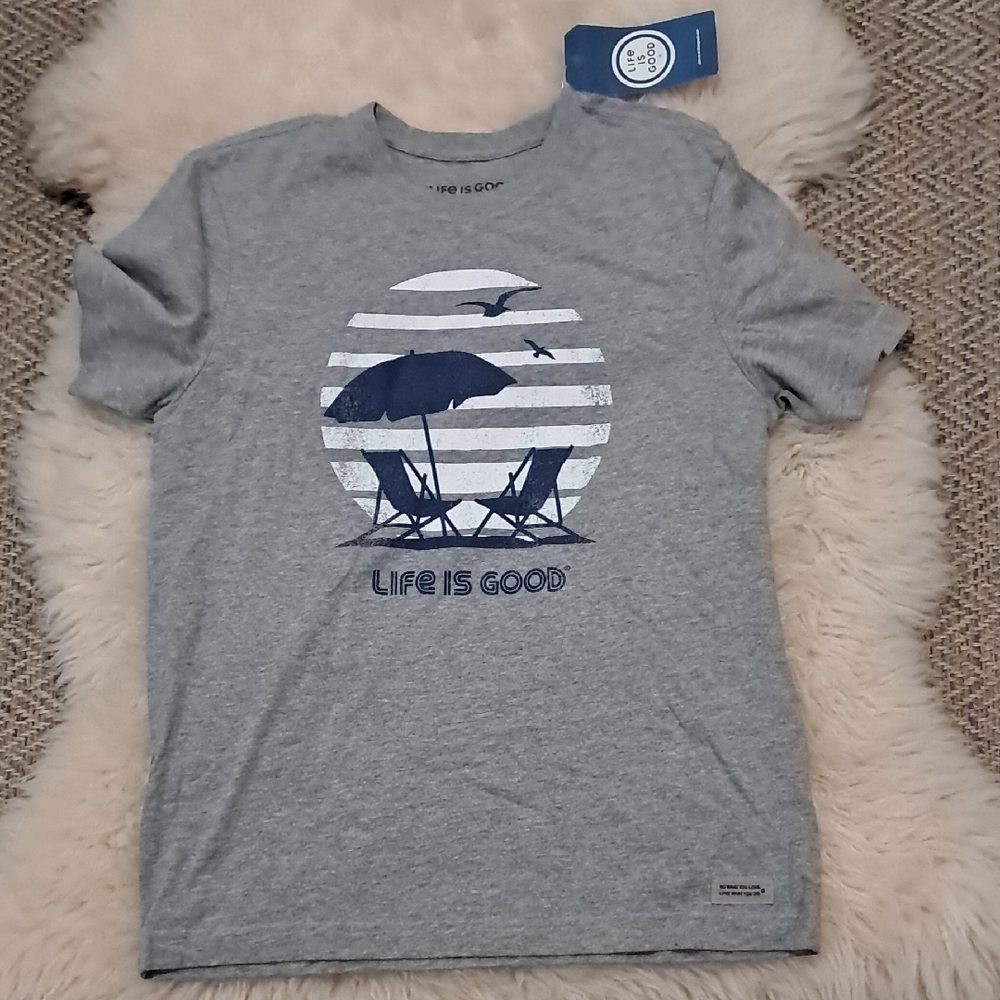 Life Is Good -gray T-Shirt with Beach Graphic NWT